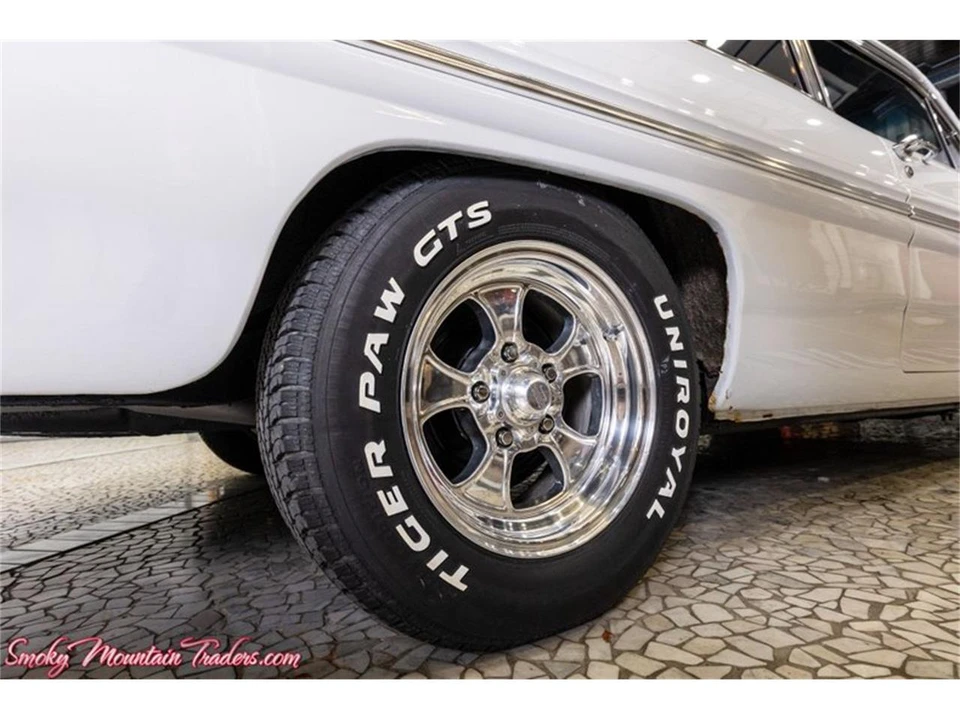 1962 Pontiac Catalina 3rd Gen - Image 27 of 31