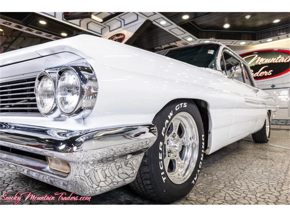 1962 Pontiac Catalina 3rd Gen - Image 4 of 31
