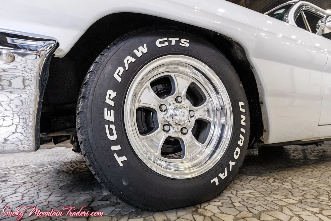 1962 Pontiac Catalina 3rd Gen - Image 9 of 31