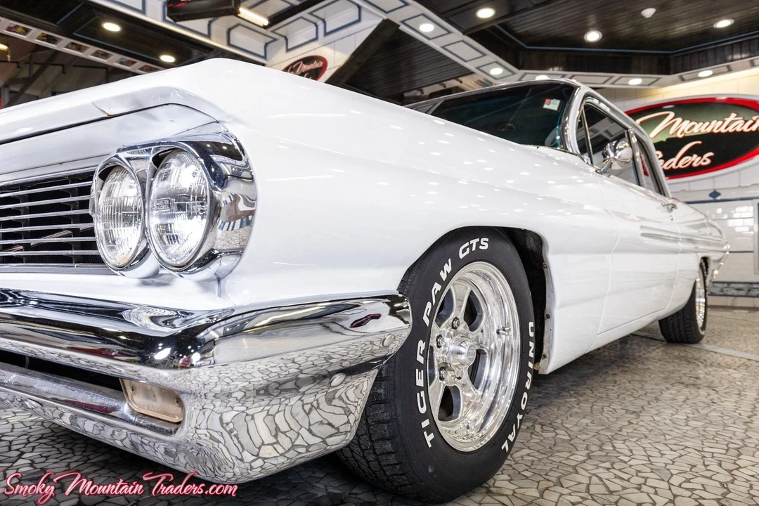 1962 Pontiac Catalina 3rd Gen - Image 4 of 31