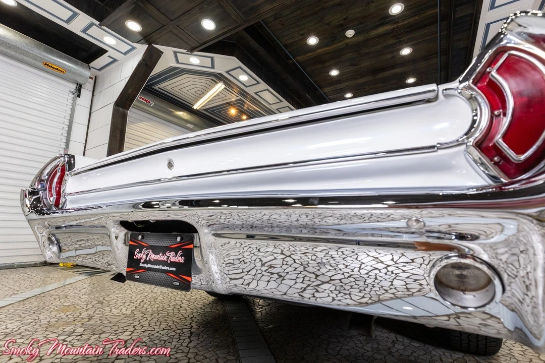1962 Pontiac Catalina 3rd Gen - Image 29 of 31