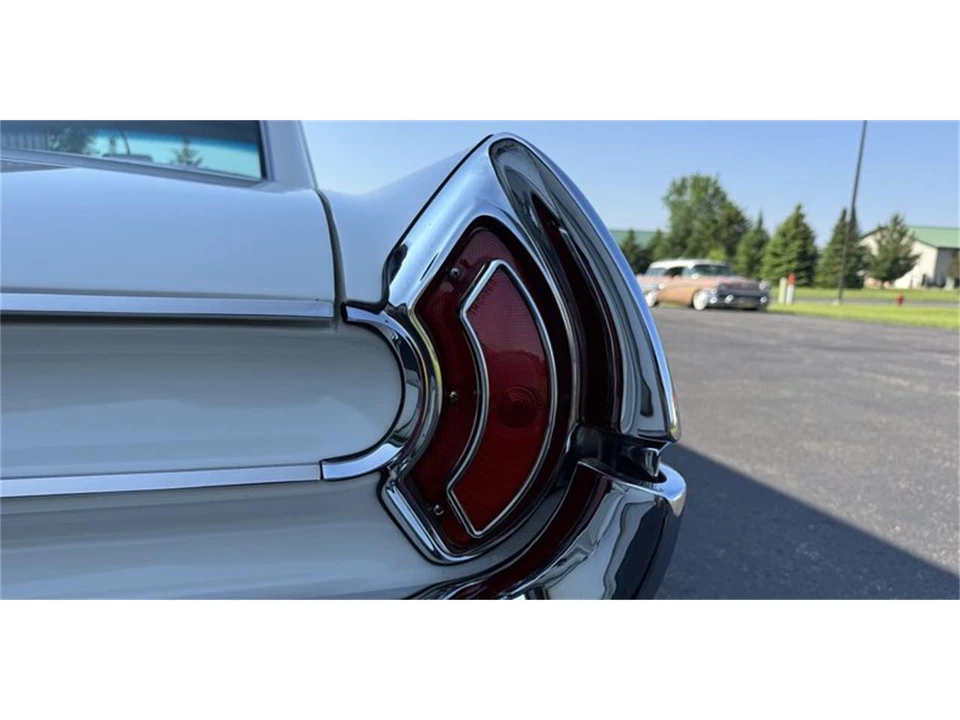 1962 Pontiac Catalina 3rd Gen - Image 14 of 31