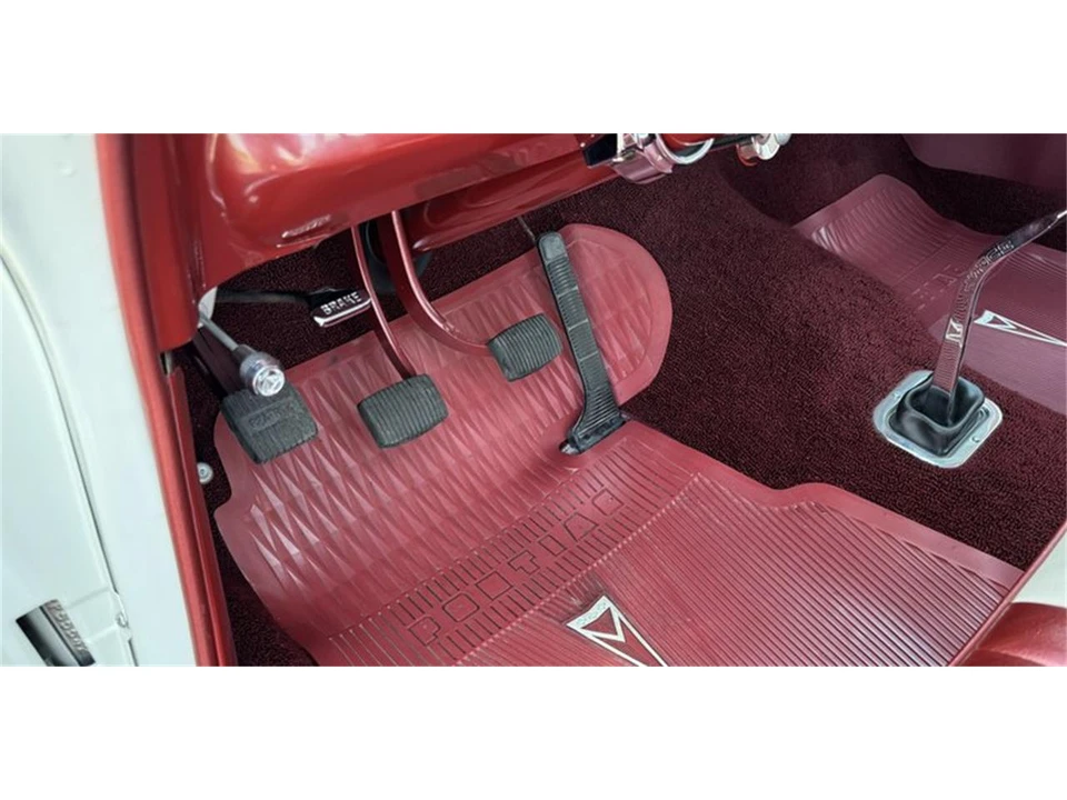 1962 Pontiac Catalina 3rd Gen - Image 28 of 31