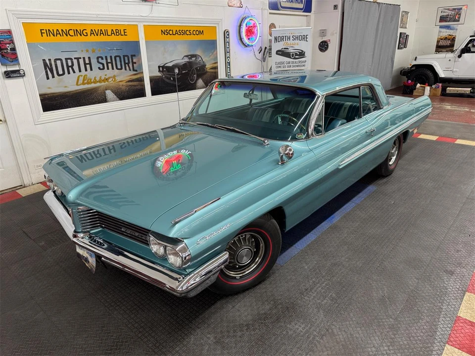 1962 Pontiac Catalina 3rd Gen - Image 2 of 31