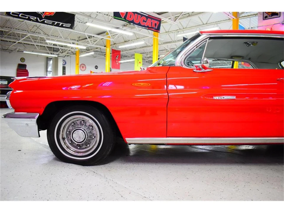 1962 Pontiac Grand Prix 1st Gen - Image 21 of 31