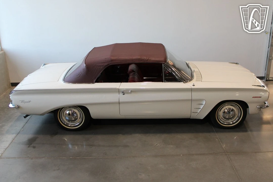 1962 Pontiac Tempest - Image 10 of 12