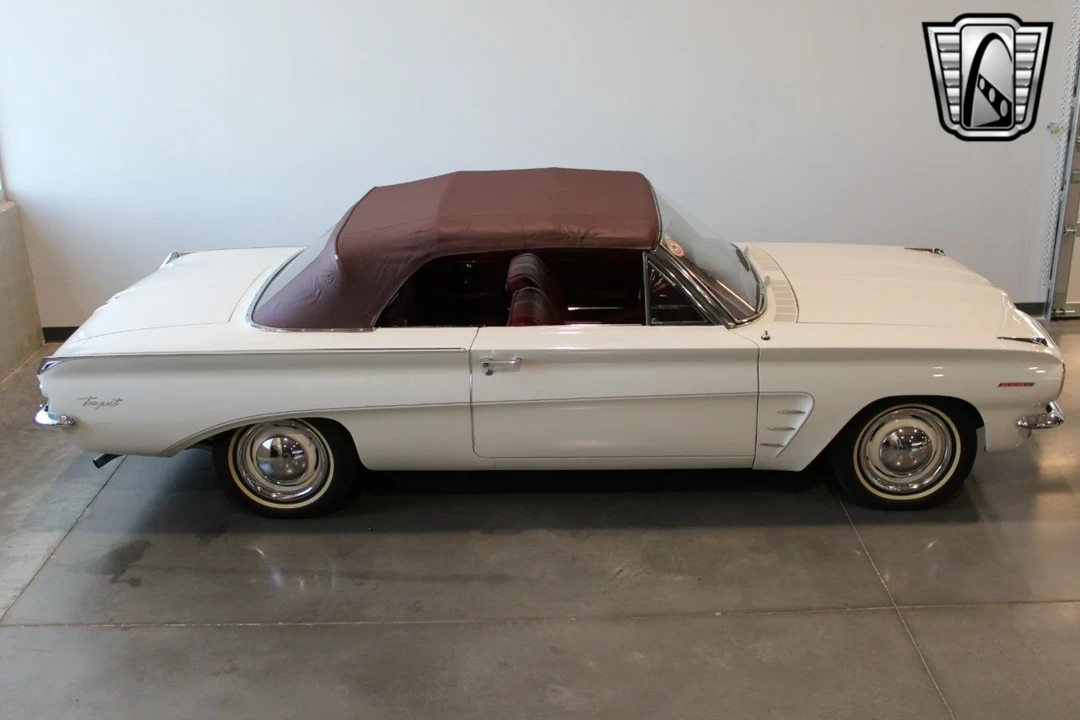 1962 Pontiac Tempest - Image 11 of 12