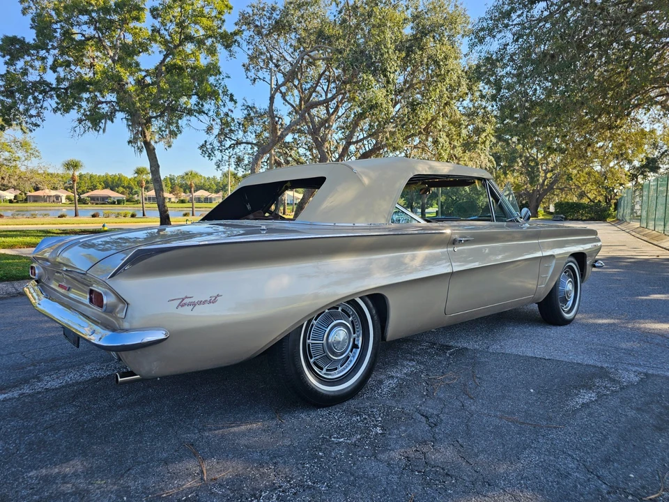 1962 Pontiac Tempest - Image 2 of 21