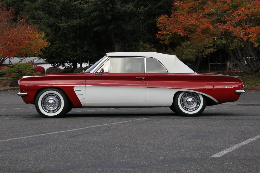 1962 Pontiac Tempest - Image 9 of 31