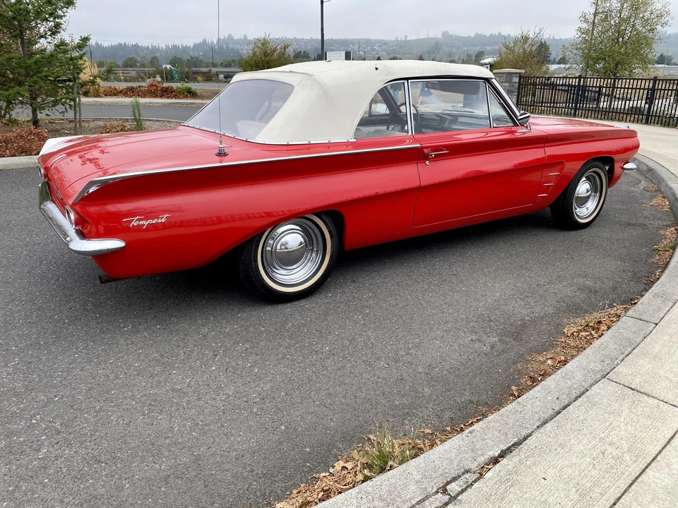 1962 Pontiac Tempest - Image 25 of 31