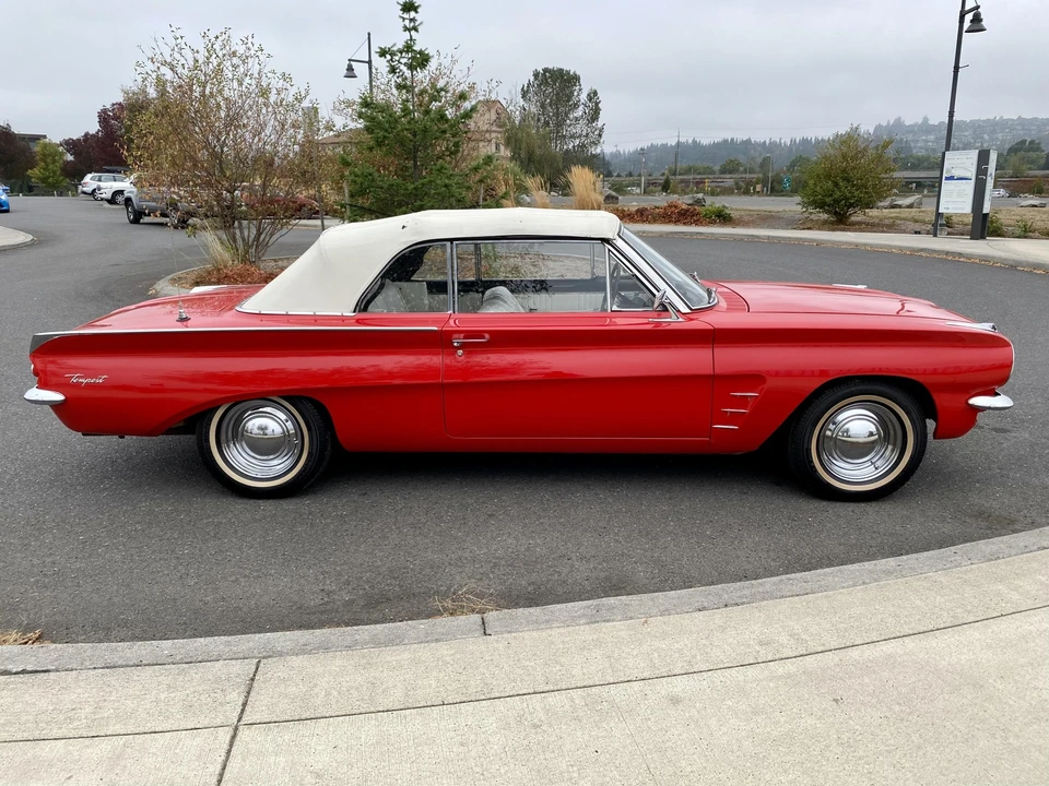 1962 Pontiac Tempest - Image 27 of 31