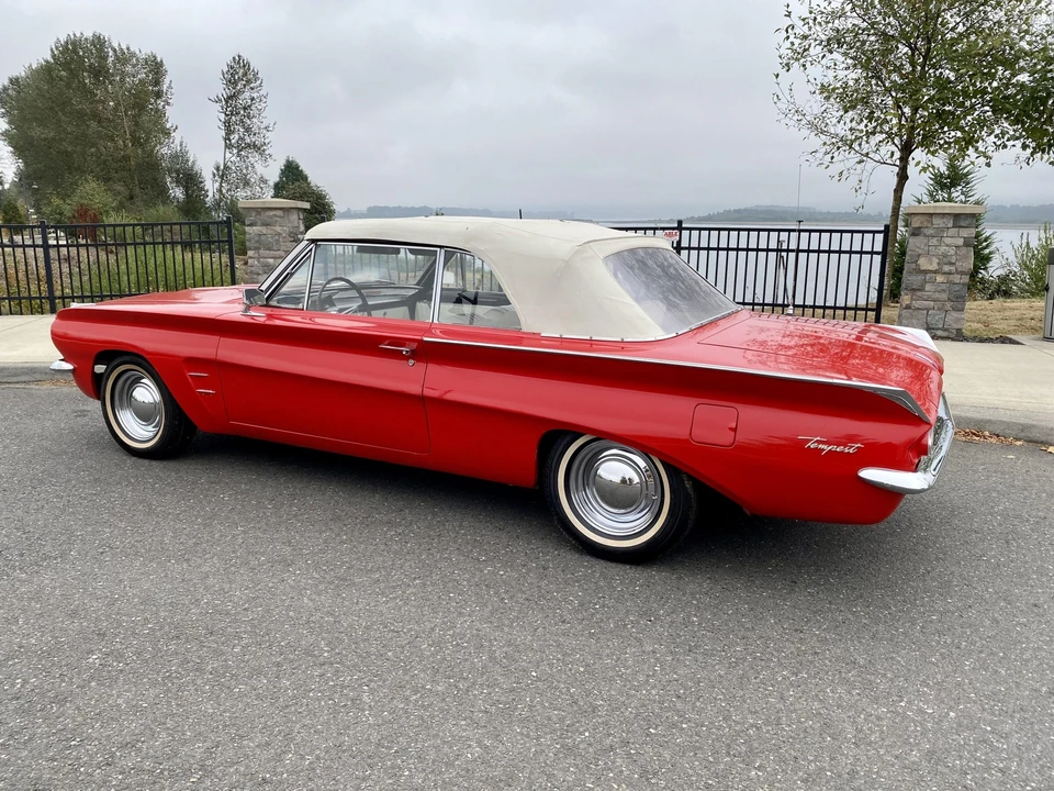 1962 Pontiac Tempest - Image 17 of 31