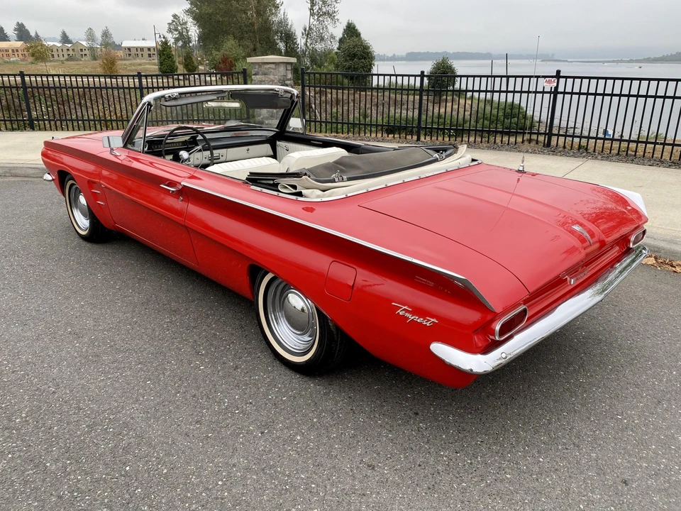 1962 Pontiac Tempest - Image 11 of 31