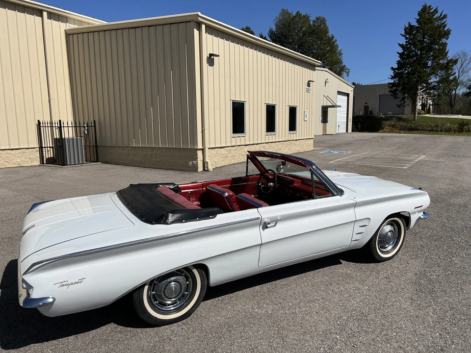 1962 Pontiac Tempest - Image 11 of 31