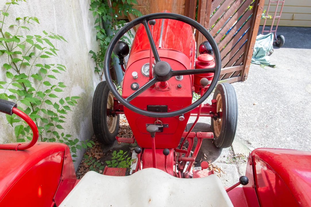 1962 Porsche Tractors - Image 6 of 8
