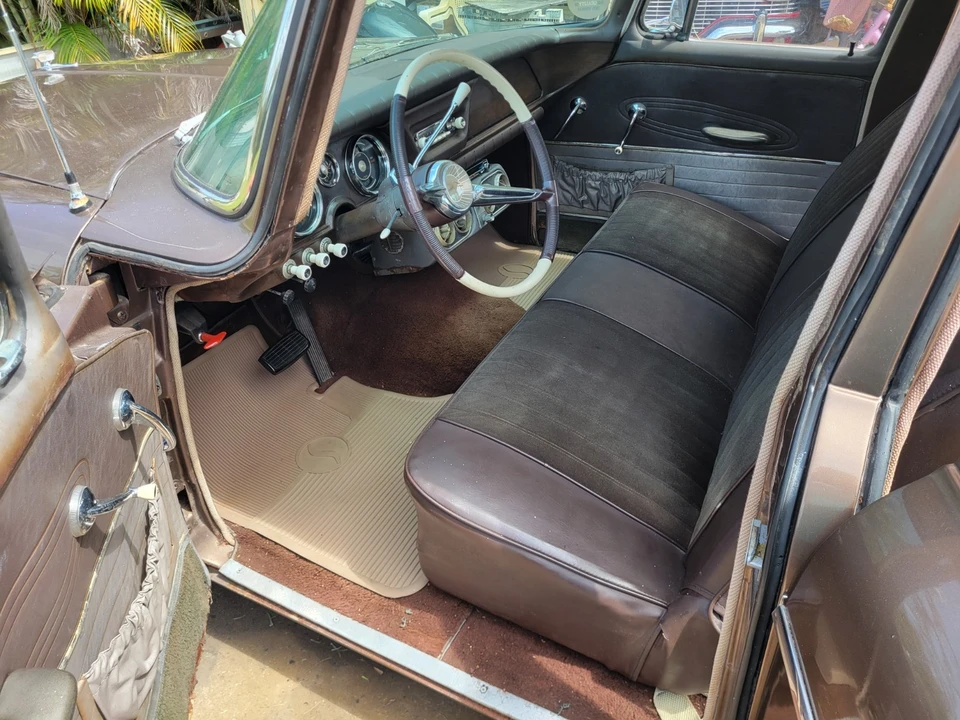 1962 Studebaker Avanti - Image 10 of 20