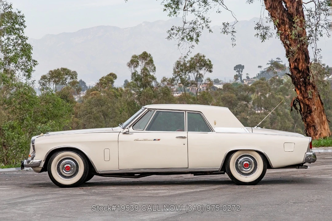 1962 Studebaker Avanti - Image 18 of 31