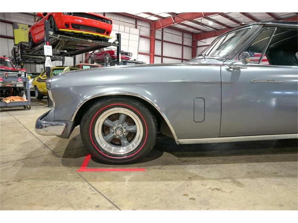 1962 Studebaker Avanti - Image 3 of 31
