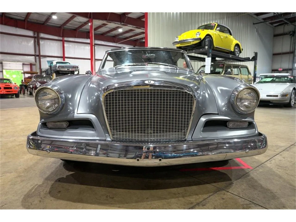 1962 Studebaker Avanti - Image 13 of 31