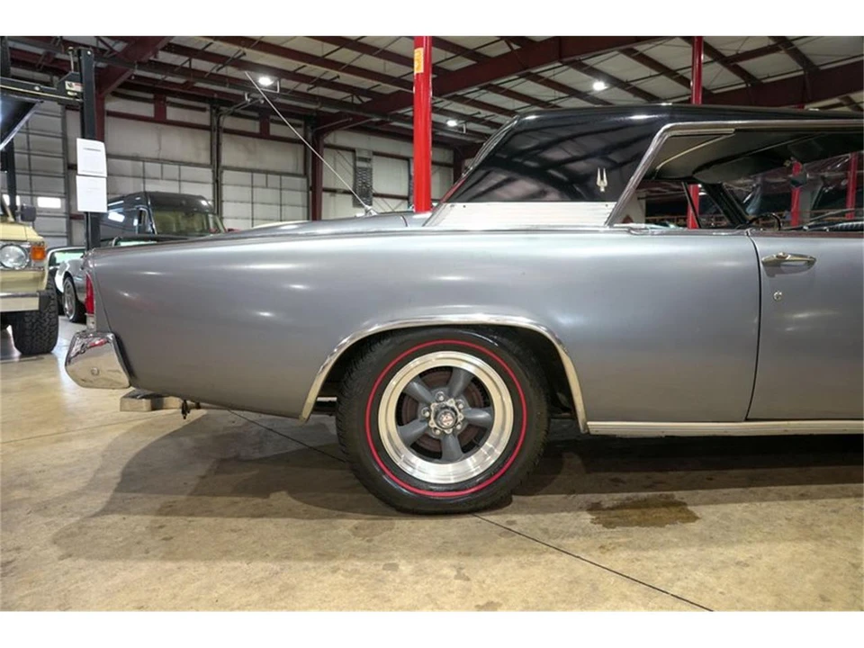 1962 Studebaker Avanti - Image 9 of 31