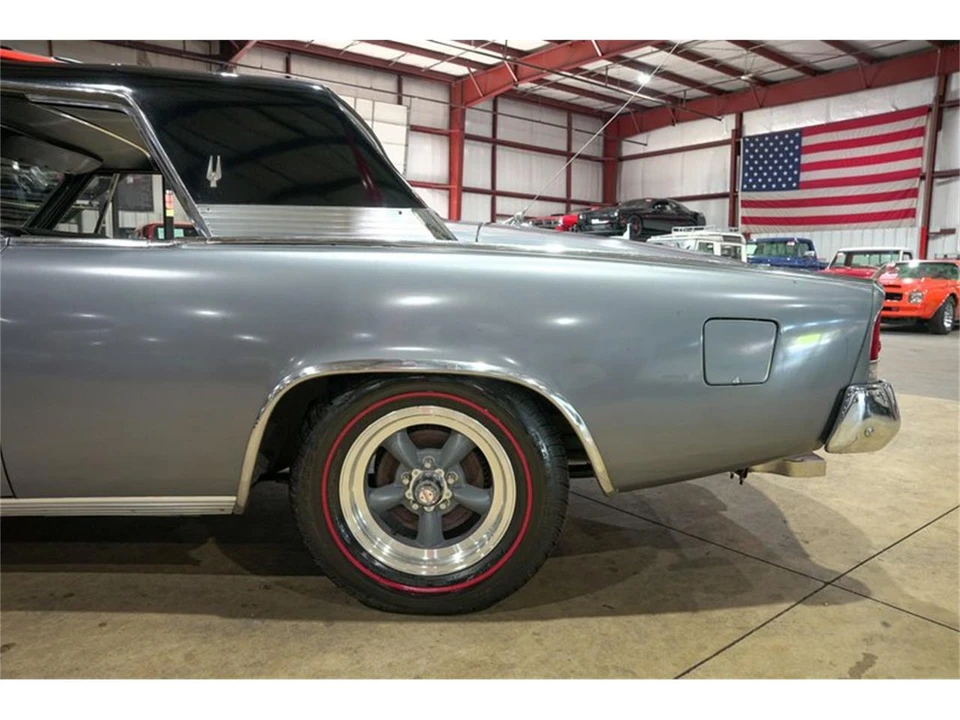 1962 Studebaker Avanti - Image 5 of 31