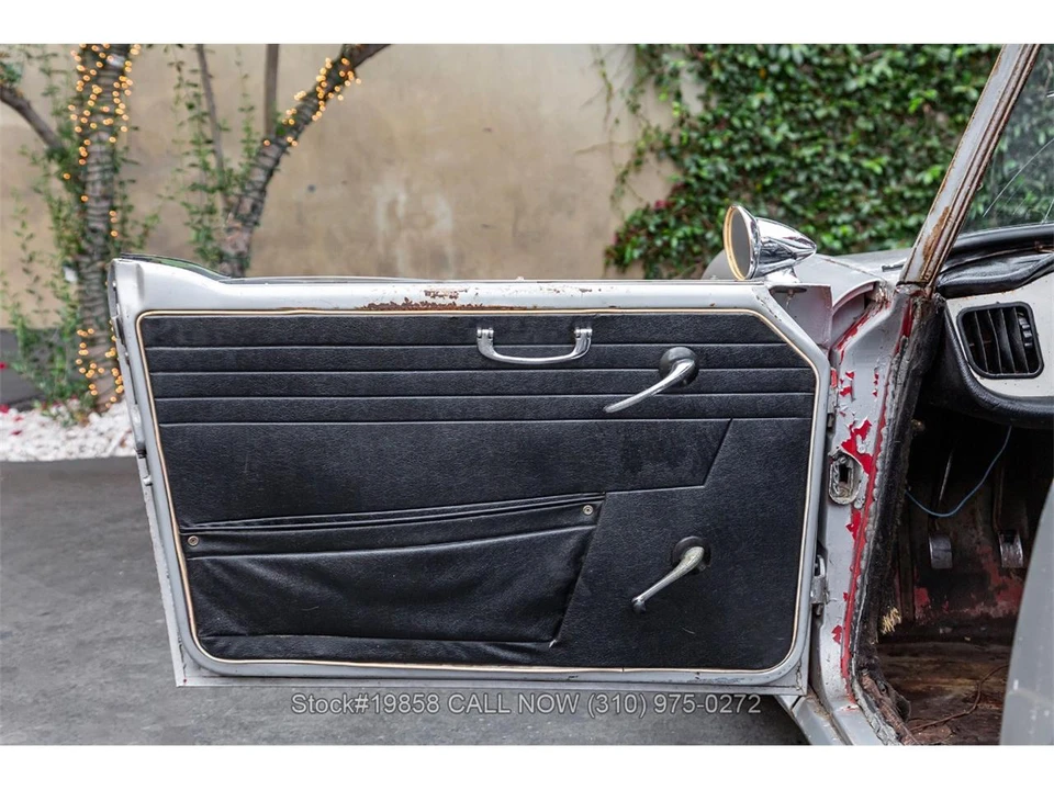 1962 Triumph TR4 - Image 14 of 31