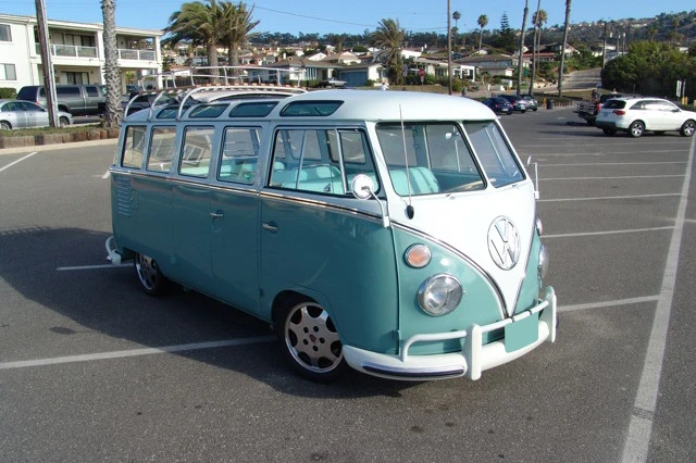 1962 Volkswagen Split-Window Bus - Image 2 of 5
