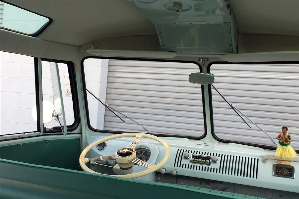 1962 Volkswagen Split-Window Bus - Image 4 of 5