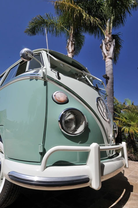 1962 Volkswagen Split-Window Bus - Image 10 of 12