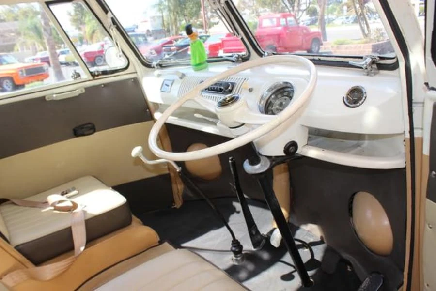1962 Volkswagen Split-Window Bus - Image 3 of 7