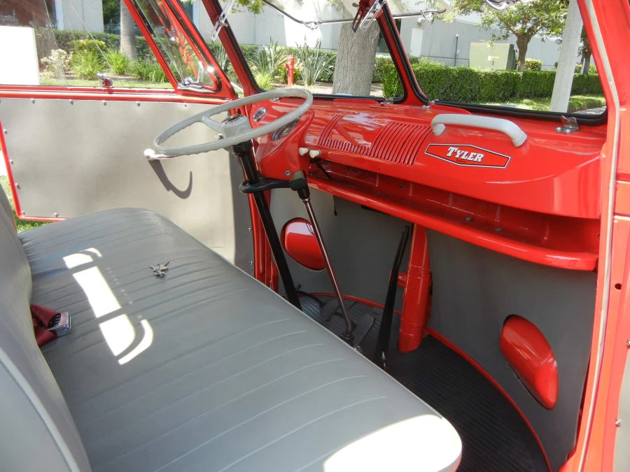 1962 Volkswagen Split-Window Bus - Image 5 of 8