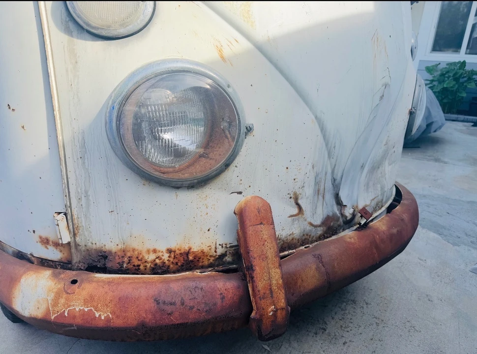 1962 Volkswagen Split-Window Bus - Image 2 of 10