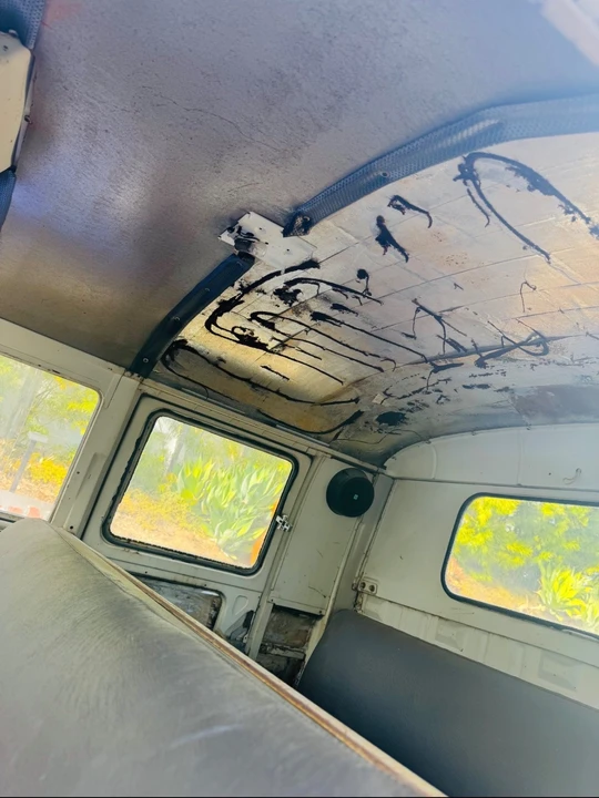 1962 Volkswagen Split-Window Bus - Image 9 of 10