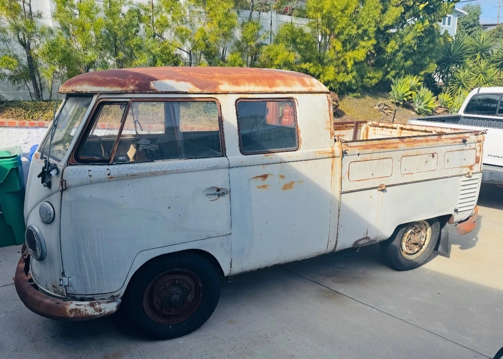 1962 Volkswagen Split-Window Bus - Image 6 of 10