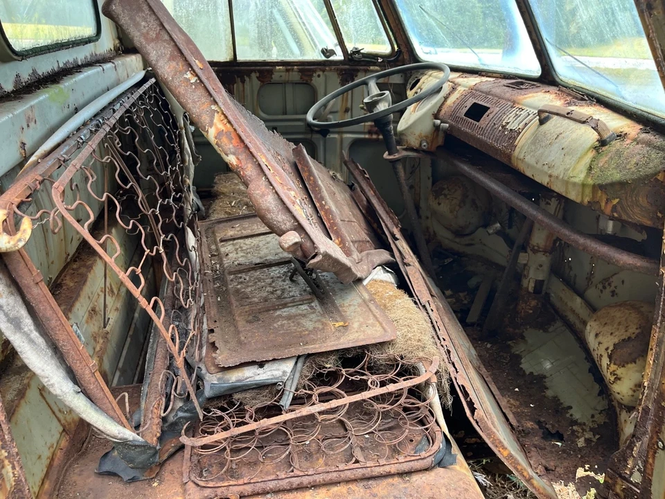 1962 Volkswagen Split-Window Bus - Image 3 of 18