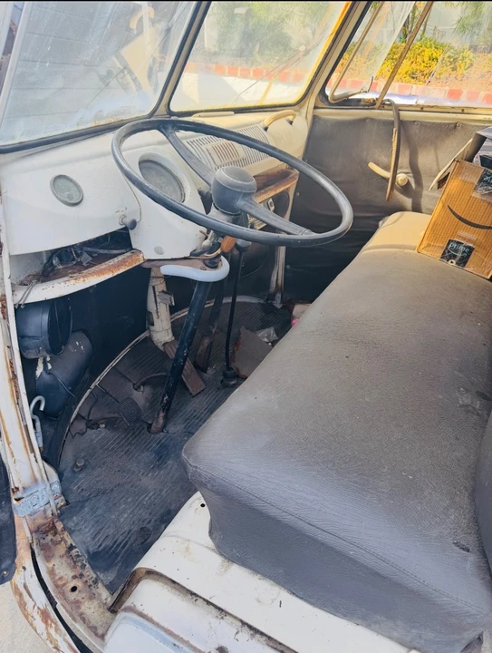 1962 Volkswagen Split-Window Bus - Image 8 of 10