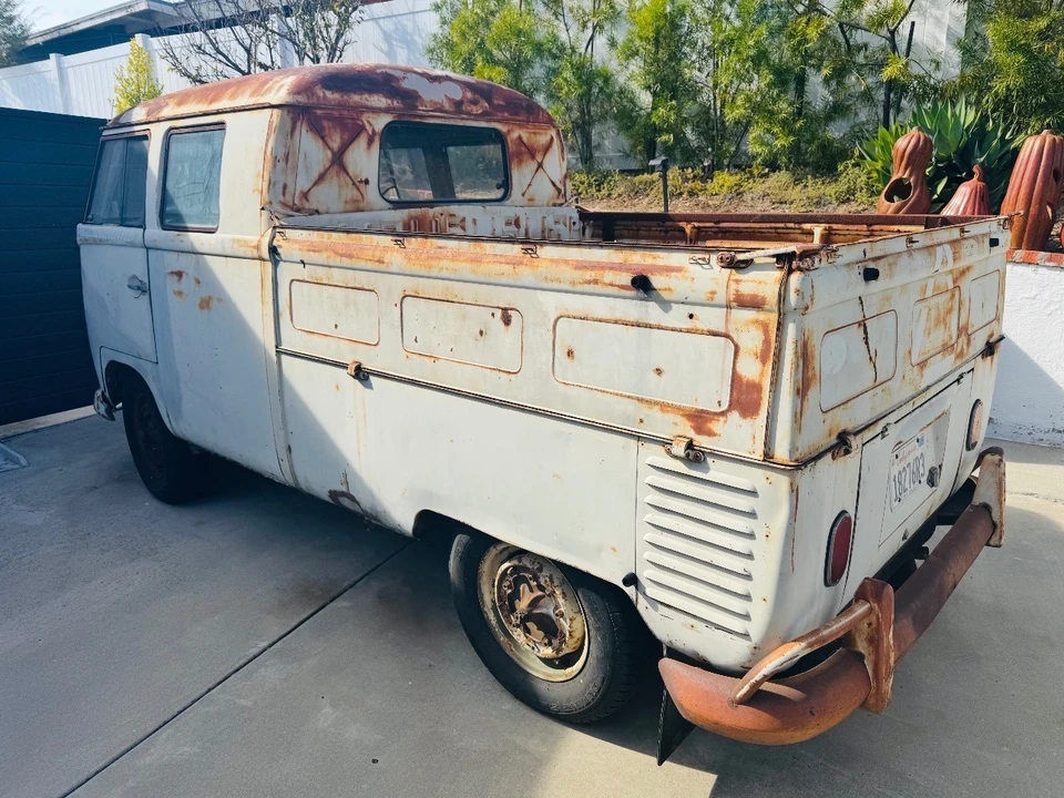1962 Volkswagen Split-Window Bus - Image 4 of 10