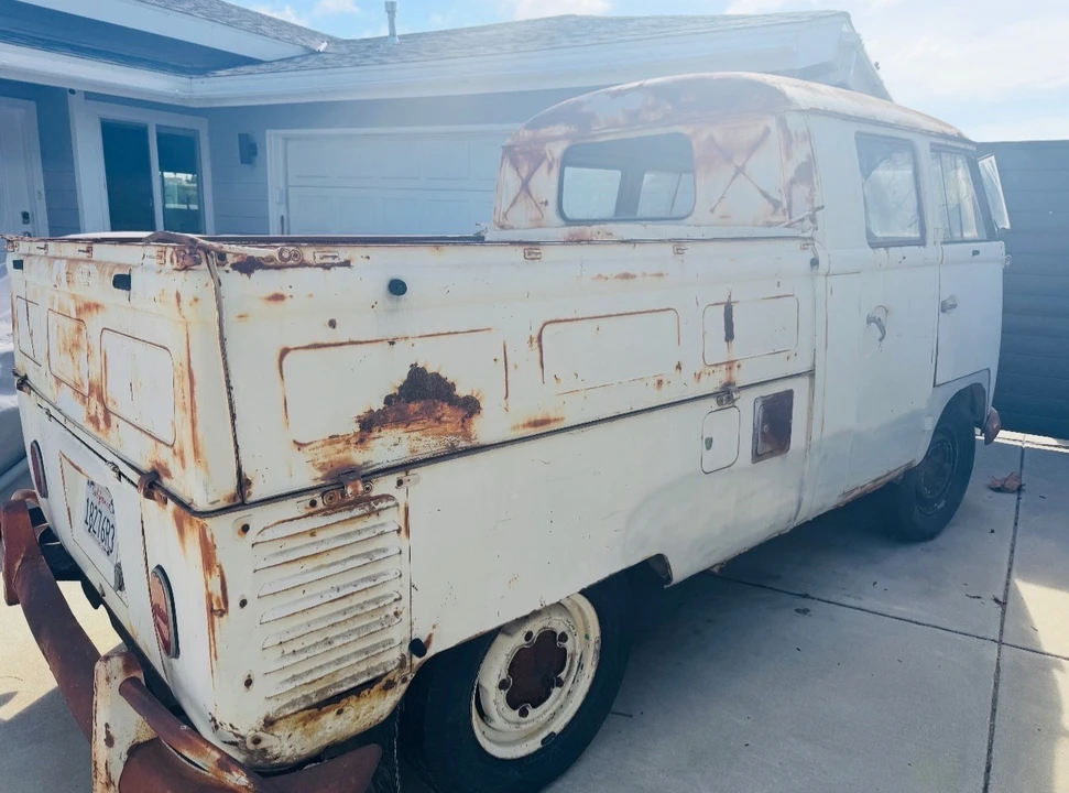1962 Volkswagen Split-Window Bus - Image 5 of 10