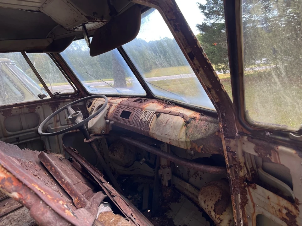1962 Volkswagen Split-Window Bus - Image 4 of 18