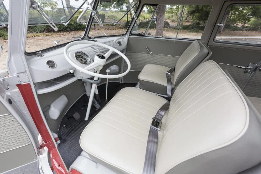 1962 Volkswagen Split-Window Bus - Image 4 of 12