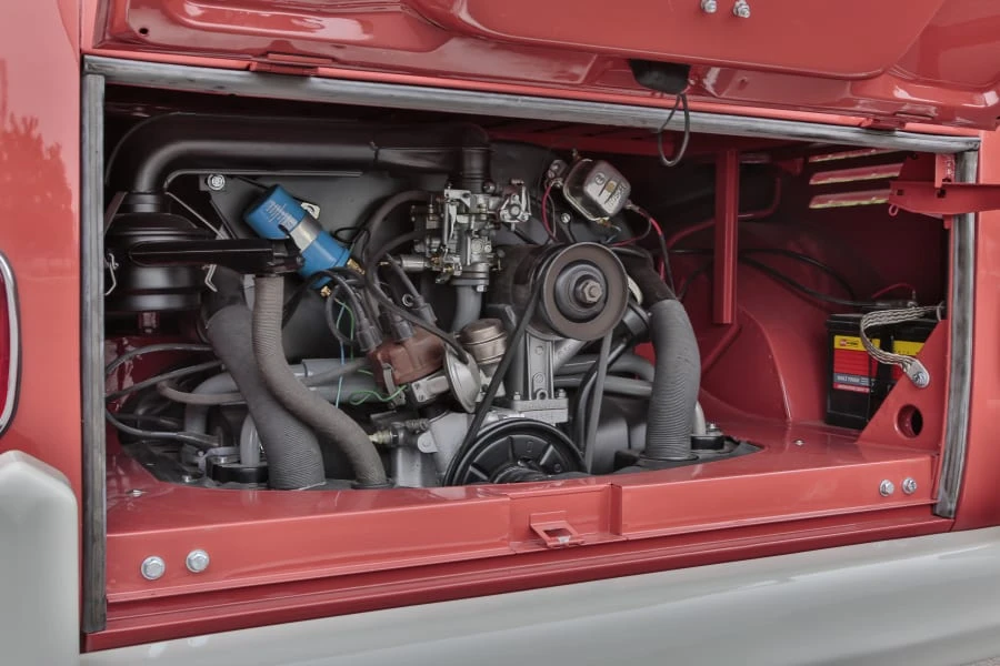1962 Volkswagen Split-Window Bus - Image 6 of 12