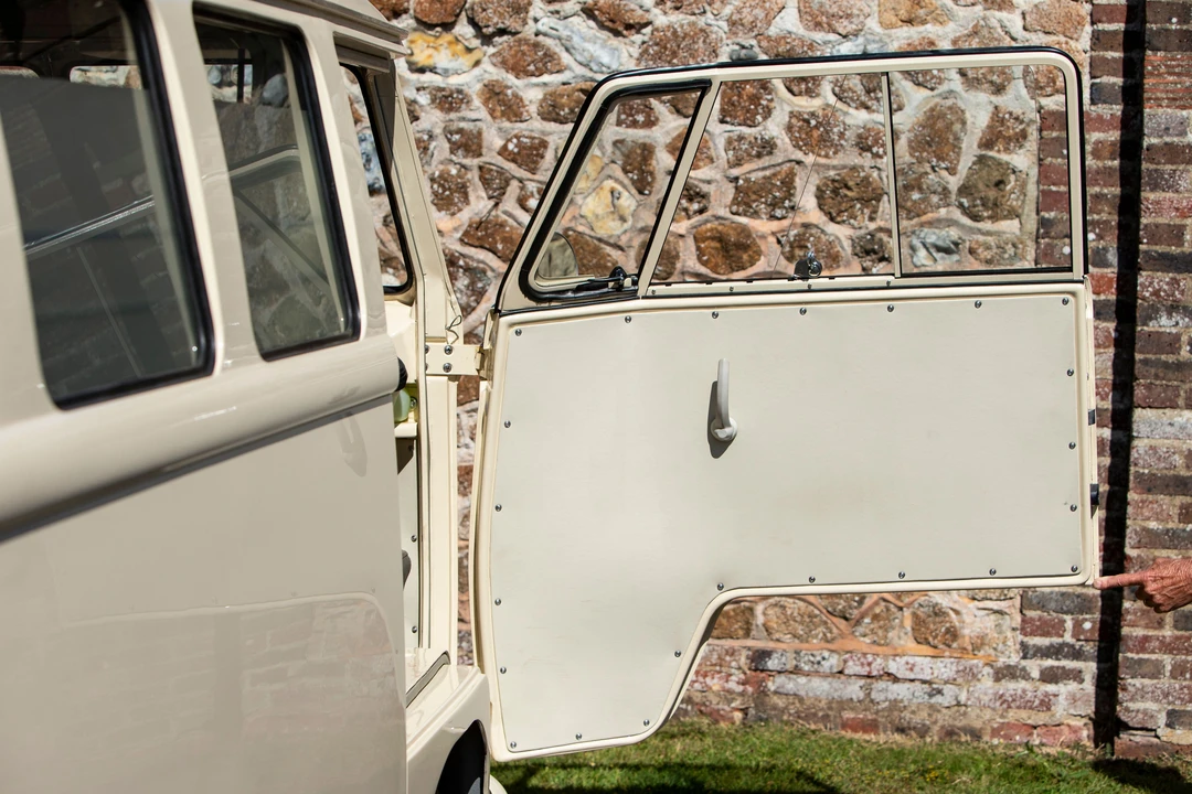 1962 Volkswagen Split-Window Bus - Image 23 of 30