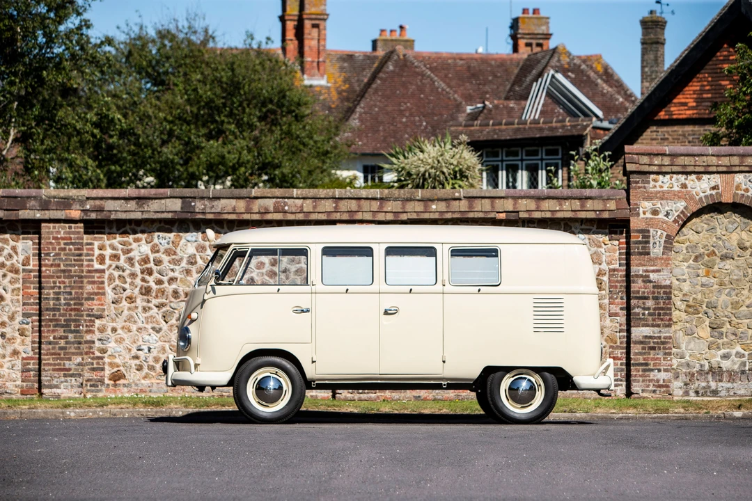 1962 Volkswagen Split-Window Bus - Image 21 of 30