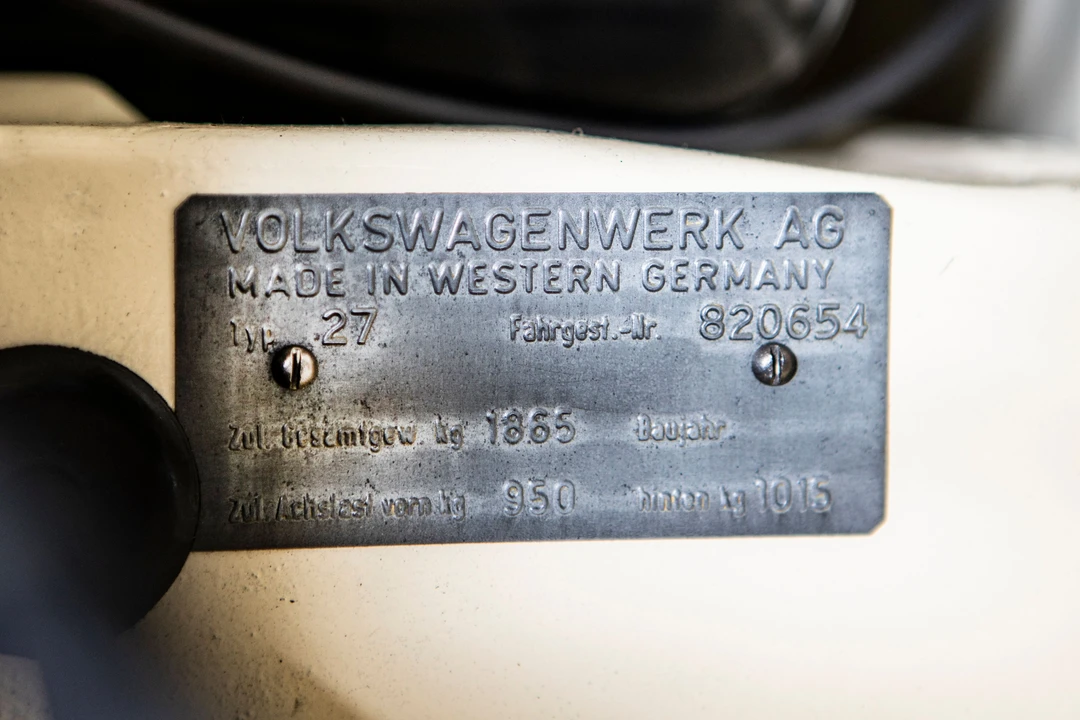 1962 Volkswagen Split-Window Bus - Image 9 of 30