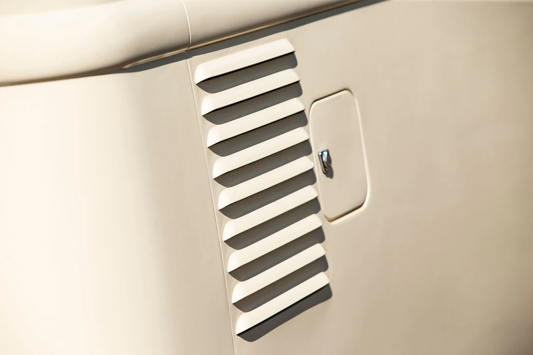 1962 Volkswagen Split-Window Bus - Image 28 of 30