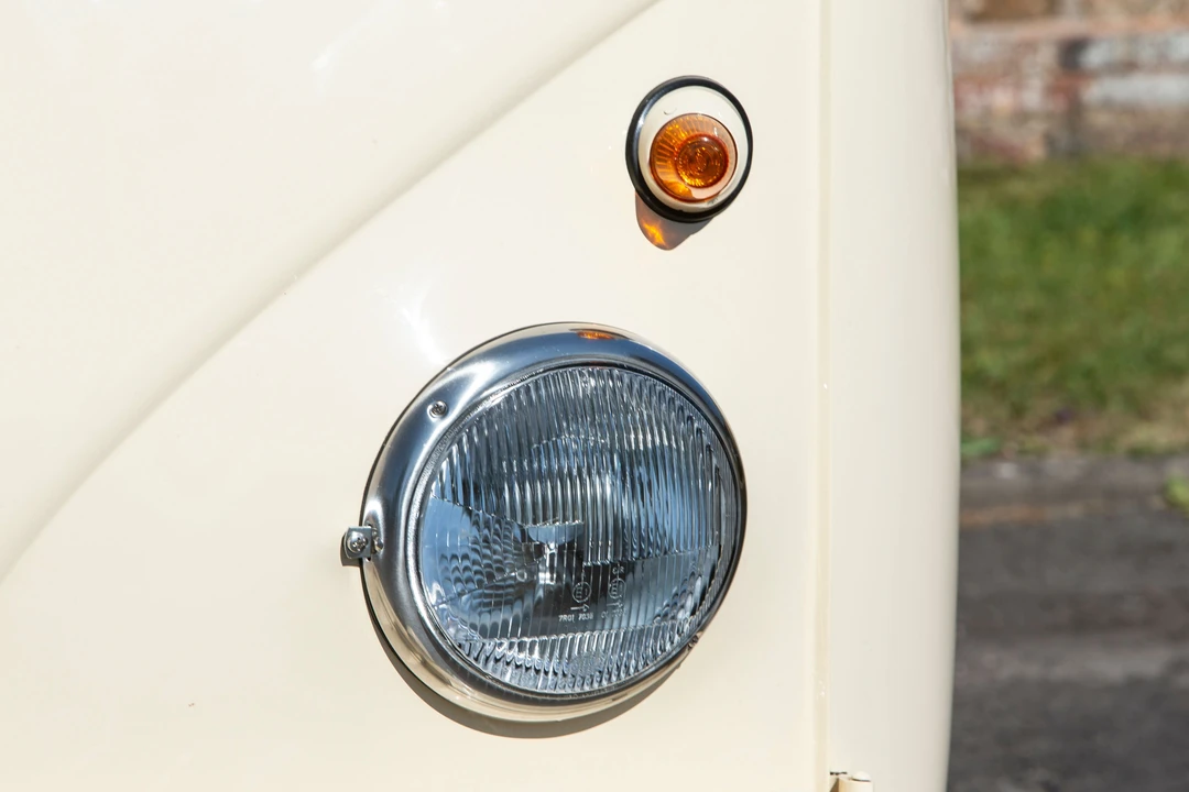 1962 Volkswagen Split-Window Bus - Image 11 of 30