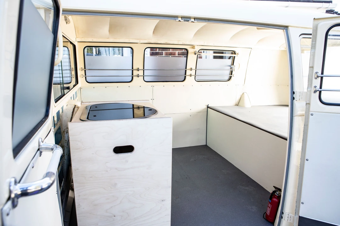 1962 Volkswagen Split-Window Bus - Image 6 of 30