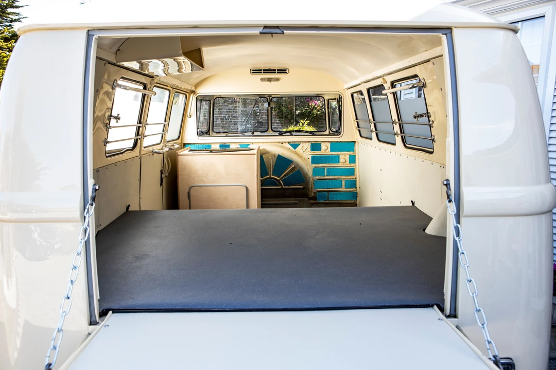 1962 Volkswagen Split-Window Bus - Image 7 of 30