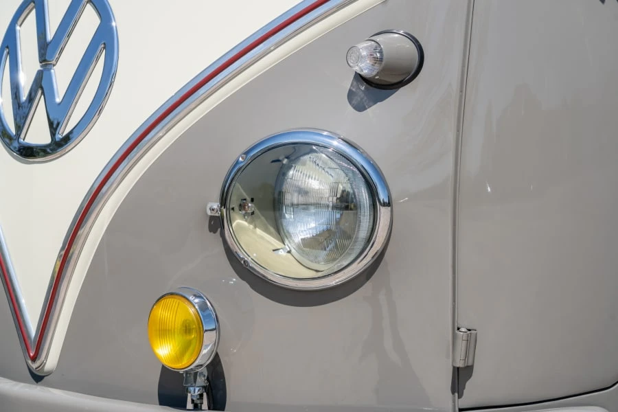 1962 Volkswagen Split-Window Bus - Image 10 of 31