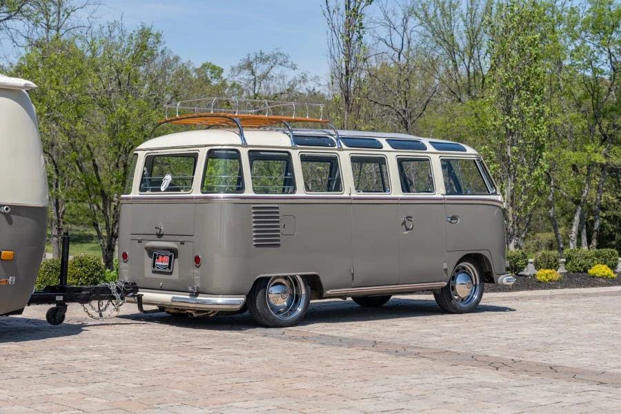 1962 Volkswagen Split-Window Bus - Image 25 of 31